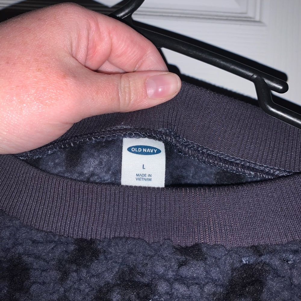 Old navy fuzzy sweater soft - Picture 3 of 3